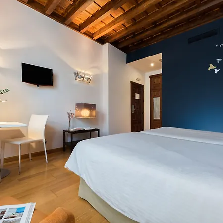 Gar Anat Boutique - Domus Artis Hotell