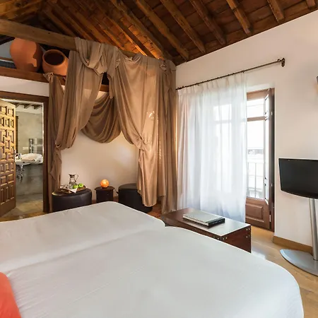 Gar Anat Boutique - Domus Artis