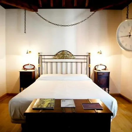 Gar Anat Boutique Hotel 3*